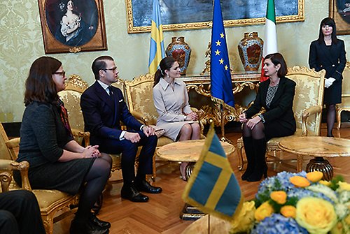 Statsrådet Anna Ekström, Prins Daniel och Kronprinsessan under mötet med talman Laura Boldrini. 