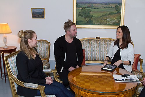 Ängla Eklund, Mårten Schultz och Prinsessan Sofia under mötet på Kungliga slottet.