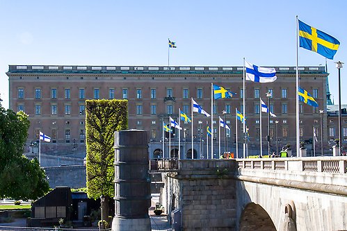 Kungaparet och Finlands presidentpar åker till Kungl. Slottet i hästkortege på tisdag 23 april.