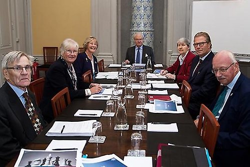 Styrelsemöte i stiftelsen Konung Carl XVI Gustafs 50-årsfond för vetenskap, teknik och miljö. Stiftelsens ändamål är att främja forskning, teknisk utveckling och företagande, som bidrar till uthålligt nyttjande av naturresurserna och bevarande av biologisk mångfald. 