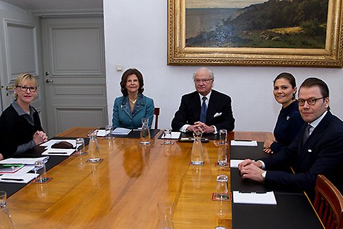 Utrikesminister Margot Wallström, Kungaparet och Kronprinsessparet vid mötet på Kungl. Slottet. 