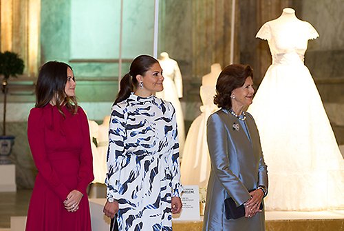 Drottningen, Kronprinsessan och Prinsessan Sofia vid invigningen i Rikssalen.
