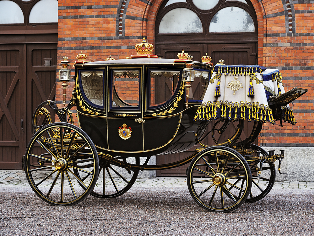 The Sjuglas State Carriage dates from 1897 and is still used for the Opening of the Parliamentary Session, state visits and formal audiences. 
