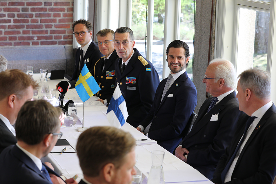 The King, The President and Prince Carl Philip took part in discussions on Swedish-Finnish defence cooperation. 