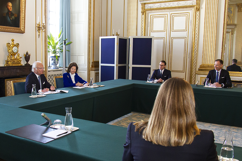 Kungaparet och Prins Daniel vid mötet med representanter för näringslivet.