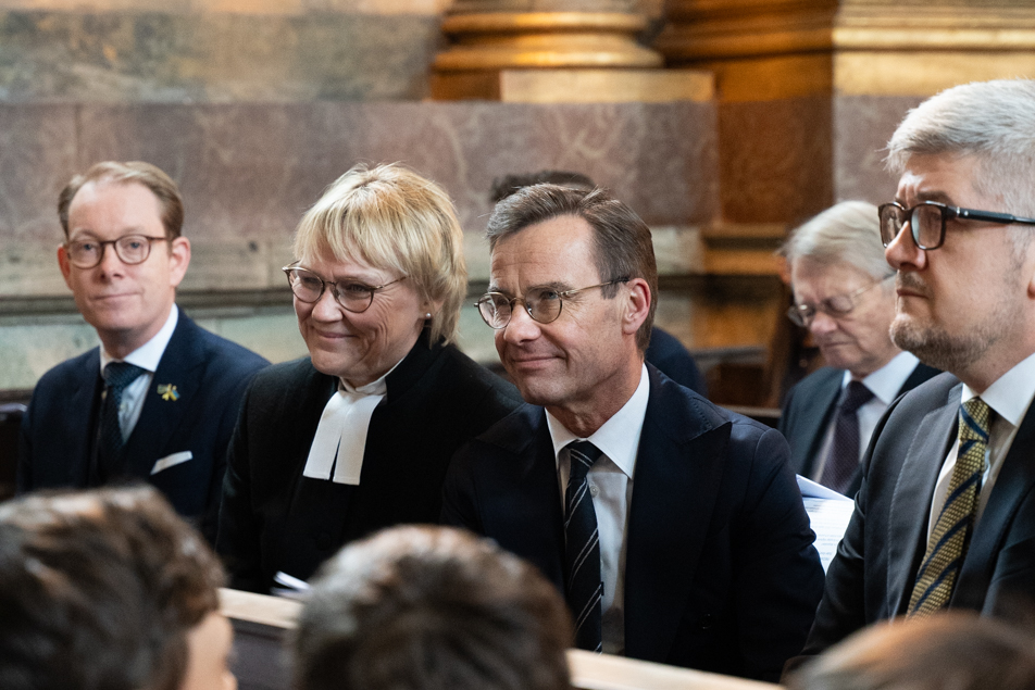 Statsminister Ulf Kristersson och hustrun Birgitta Ed, utrikesminister Tobias Billström samt Ukrainas ambassadör Andrij Plachotnjuk.