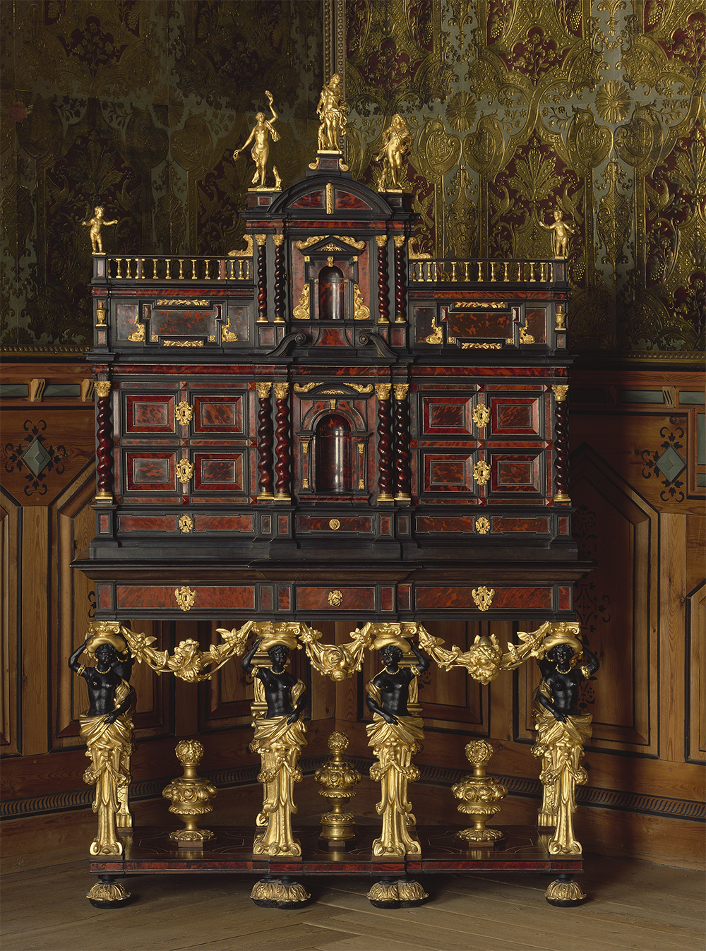 Kabinettsskåpet är placerat på Gripsholms slott.