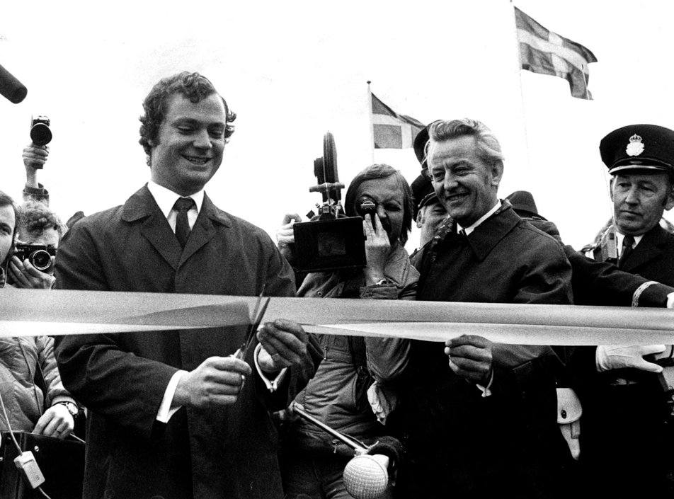 Kronprins Carl Gustaf inviger Ölandsbron år 1972.