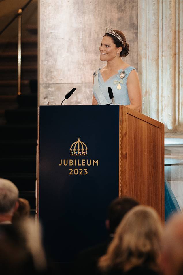 The Crown Princess gave a speech in honour of The King during the banquet. 