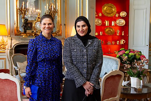 Kronprinsessan tillsammans med Maryam bint Ali bin Nasser Al Misnad i Prinsessan Sibyllas våning. 