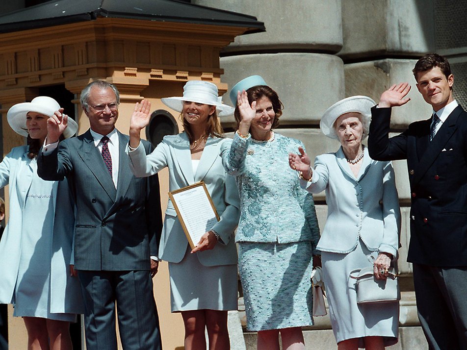 Prinsessans 18-årsdag tillika myndighetsdag firades den 10 juni 2000 på Kungl. Slottet. 