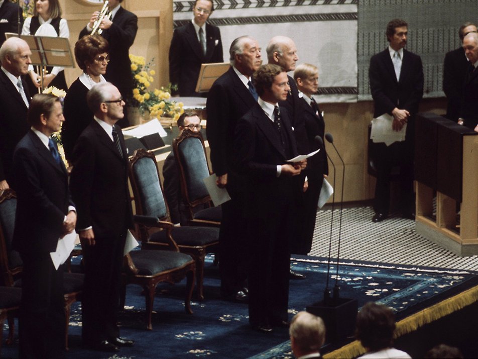 En av Kungens uppgifter är att varje år öppna riksmötet, här 1975. 